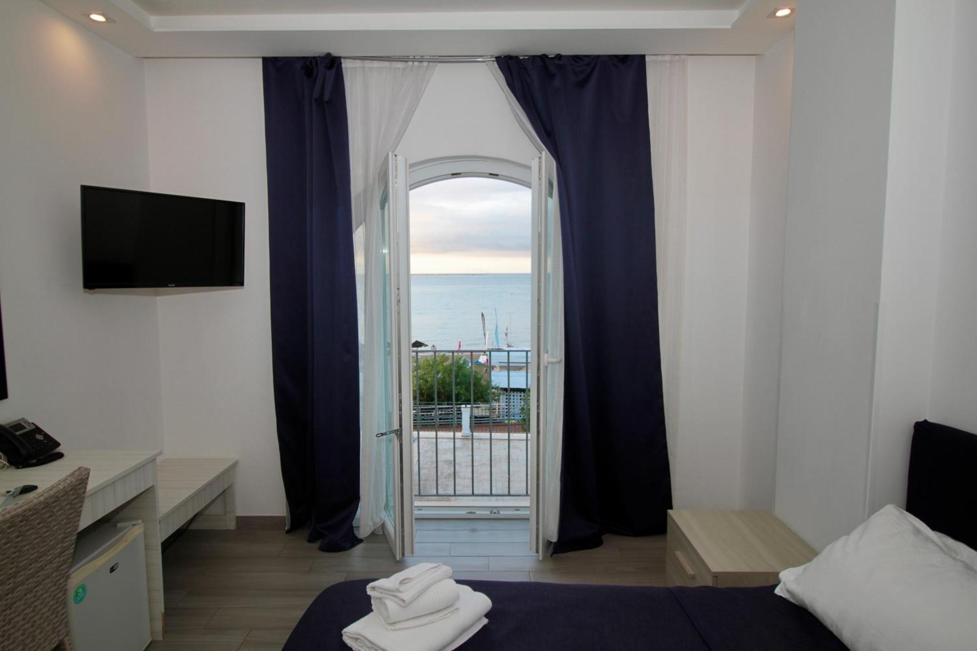 Klaton Beach Hotel Formia Buitenkant foto