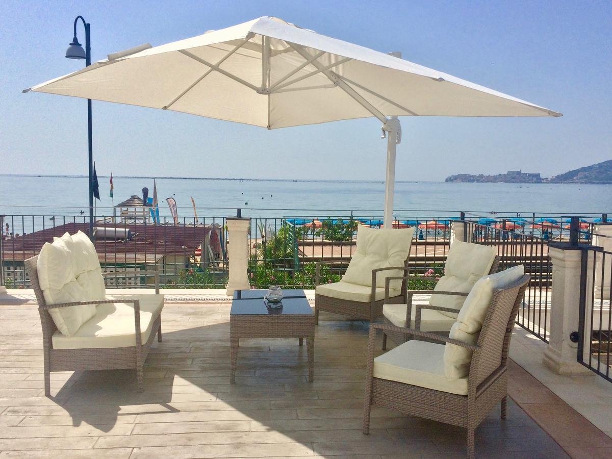 Klaton Beach Hotel Formia Buitenkant foto