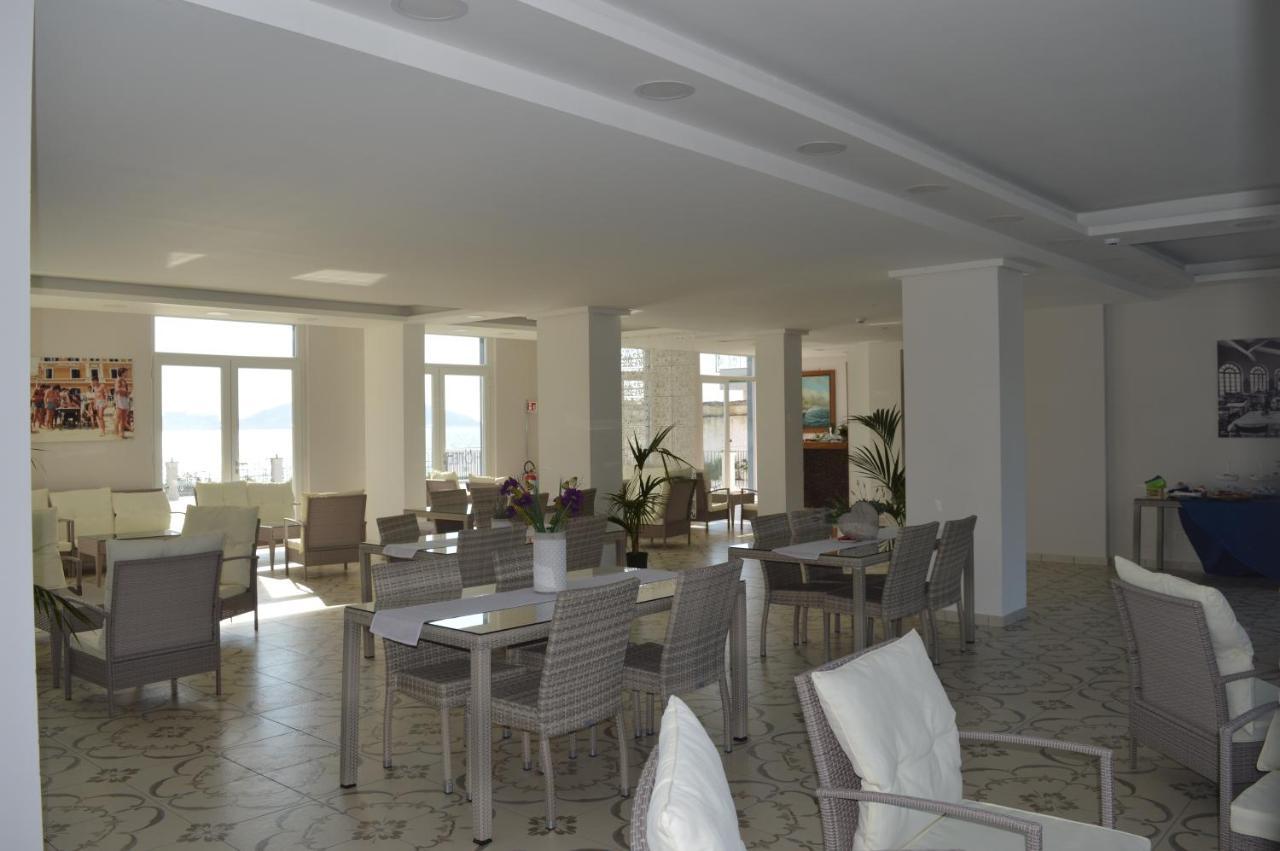 Klaton Beach Hotel Formia Buitenkant foto